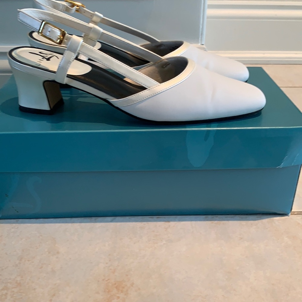 LifeStride Judith Vanilla Devil White Heels Size 7M